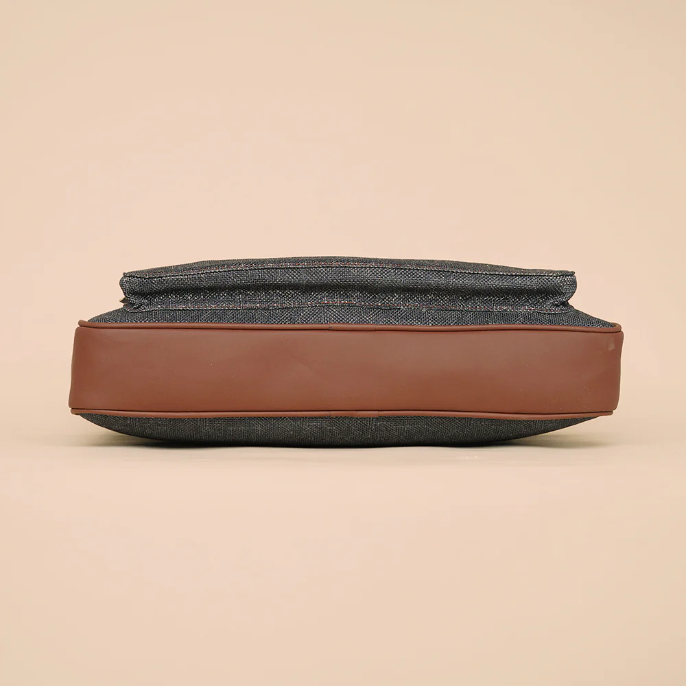 Amer Maze Unisex Laptop Bag - Image 7