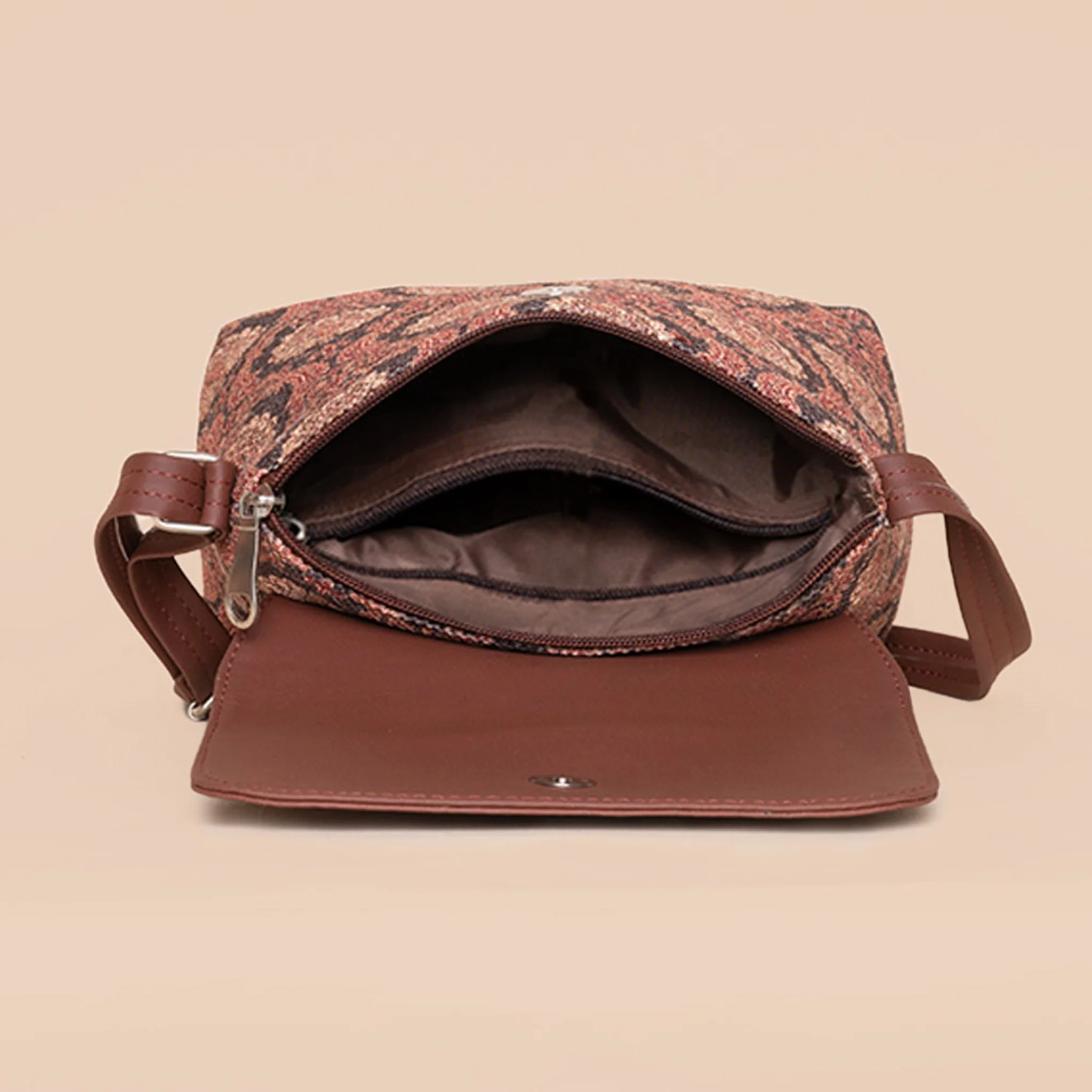 Jodhpur Damask Flap Sling Bag - Image 5