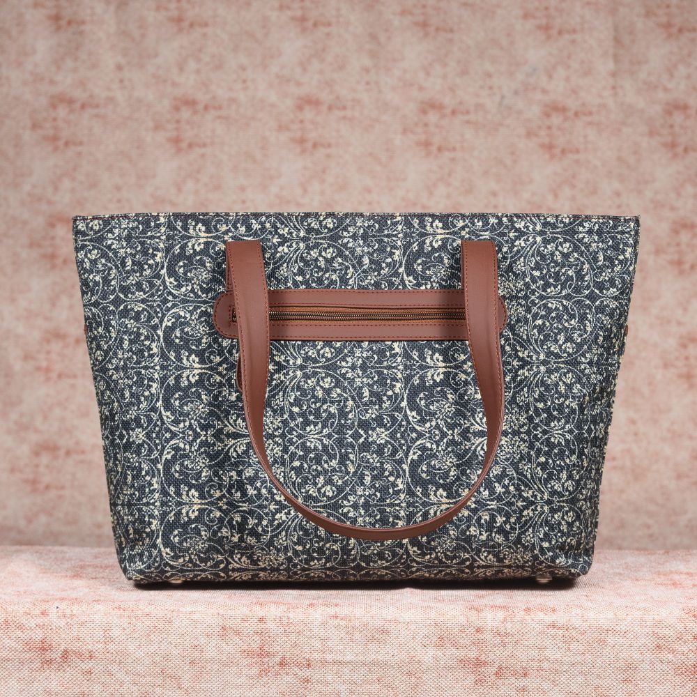 Lattice Lace - Tote Bag & Chain Wallet Combo - Image 3