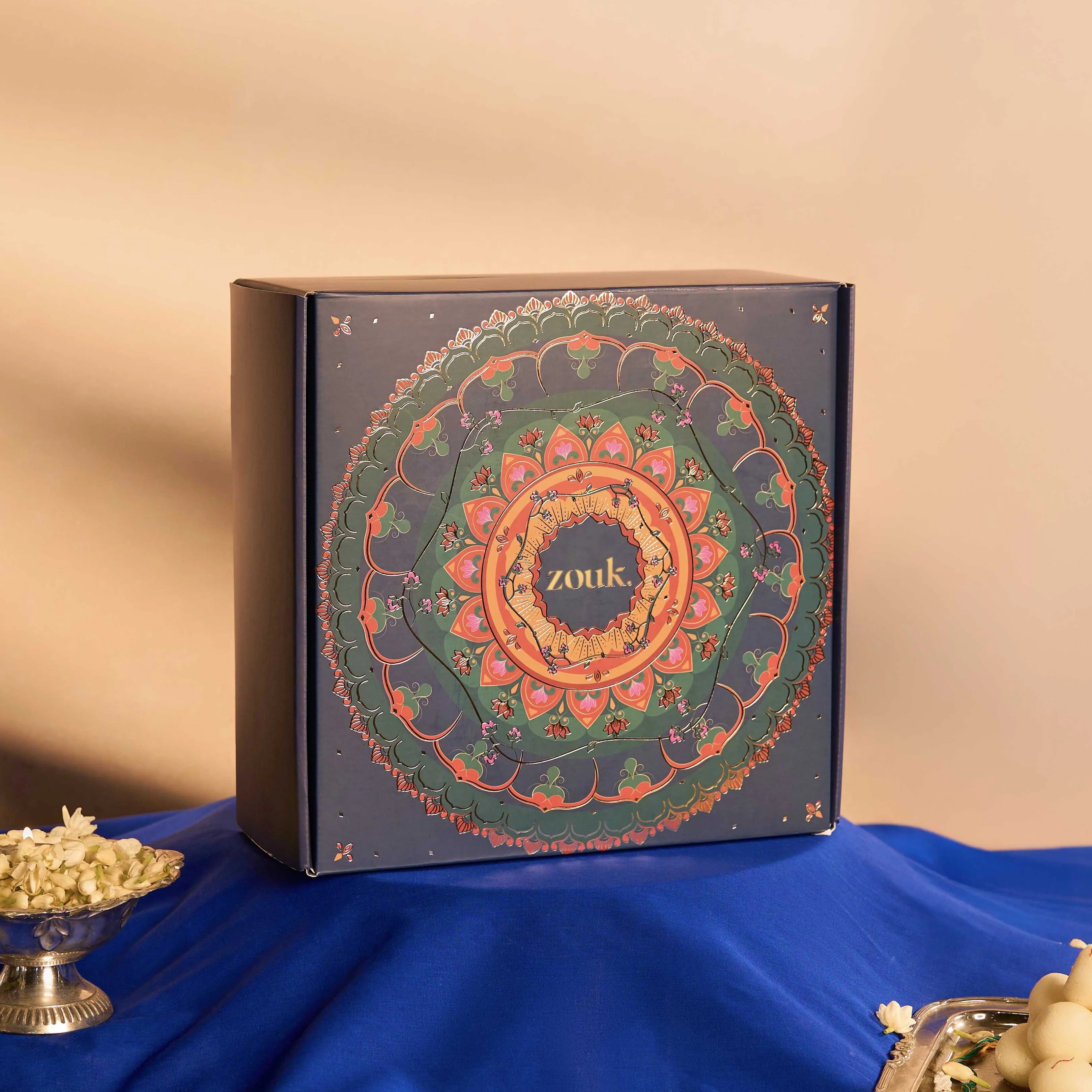 Mandala Saga Floral Gift Box - Image 5